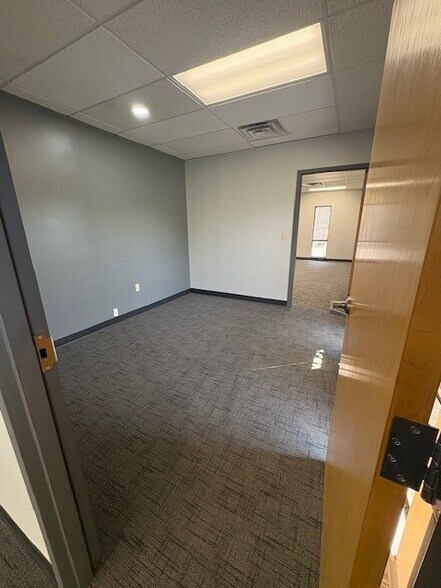 More Photos Of 10805 Indeco Dr, Blue Ash Office For Lease
