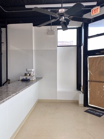 More Photos Of 1734 W 35th St, Chicago Restaurant For Lease