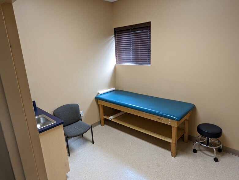 More Photos Of 1160 Chili Ave, Rochester Medical For Lease