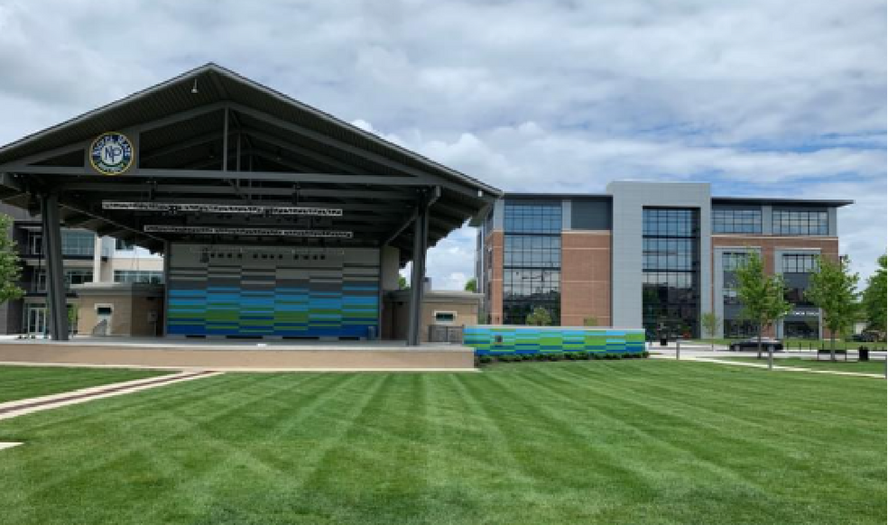 More Photos Of 11 Municipal Dr, Fishers Medical For Lease