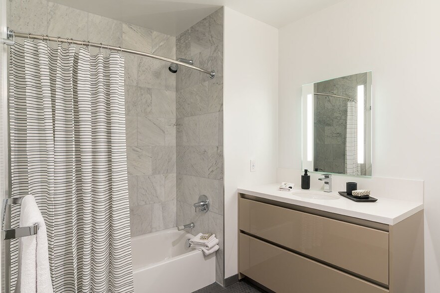 More Photos Of 1200 S Figueroa St, Los Angeles Apartments For Lease