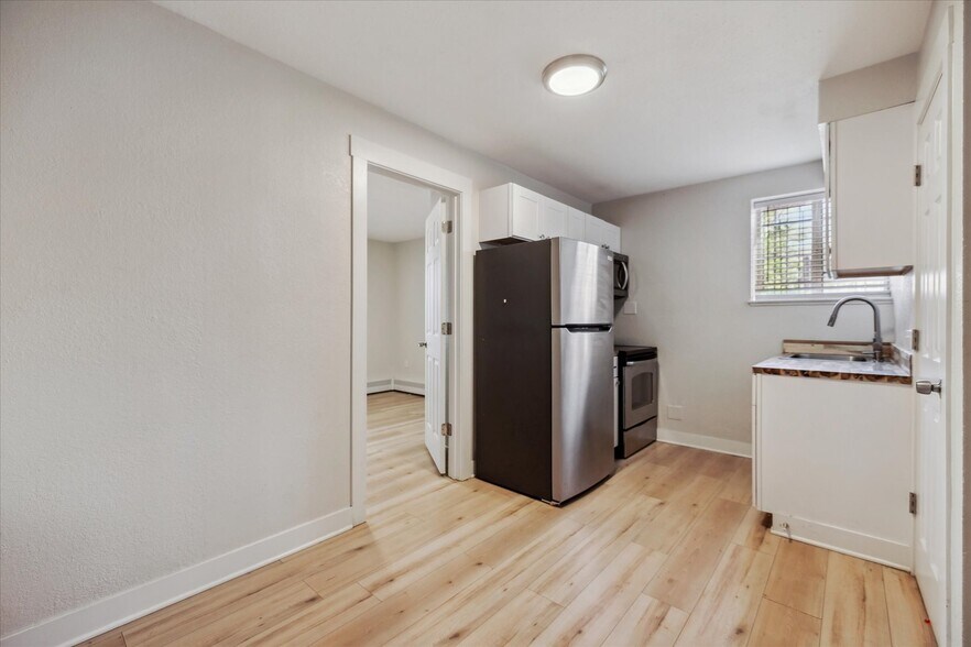 More Photos Of 1923 Dallas St, Aurora Apartments For Sale