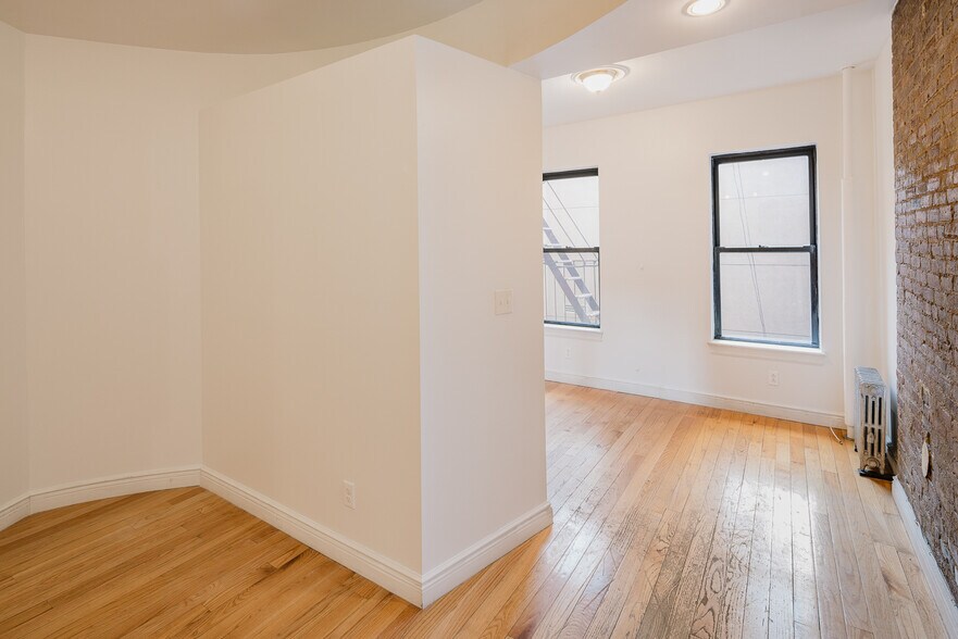More Photos Of 414 W 42nd St, New York Apartments For Sale