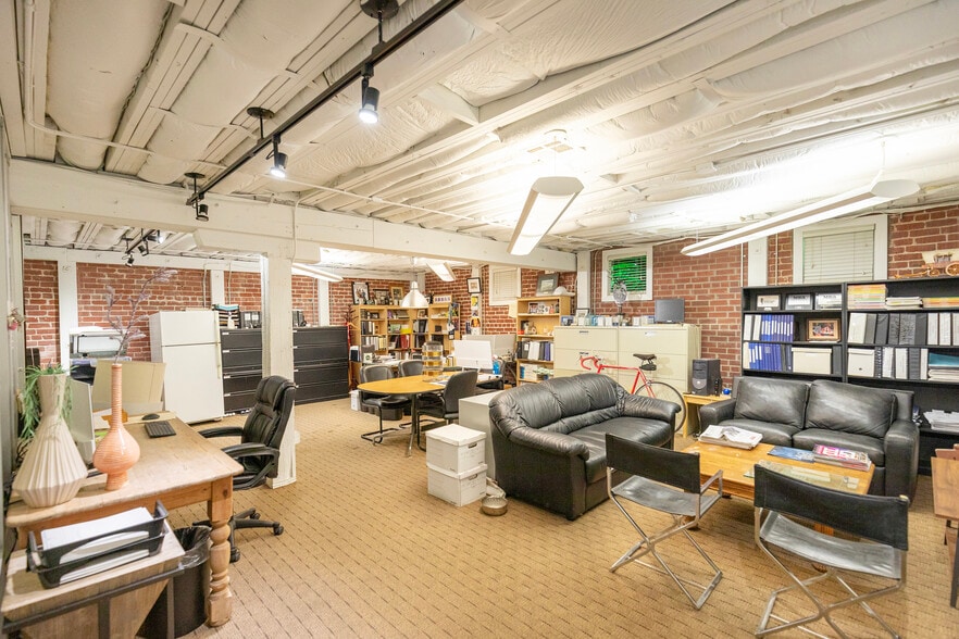 More Photos Of 920 20th St, Sacramento Loft Creative Space For Lease