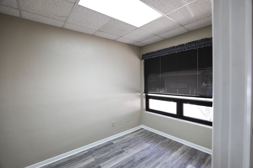 More Photos Of 4424 NW 13th St, Gainesville Unknown For Lease