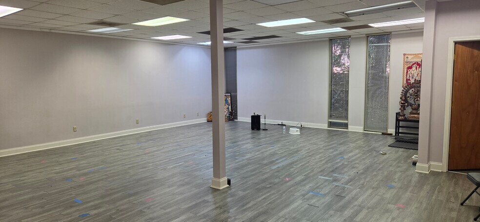 More Photos Of 4675 N Shallowford Rd, Dunwoody Loft Creative Space For Lease