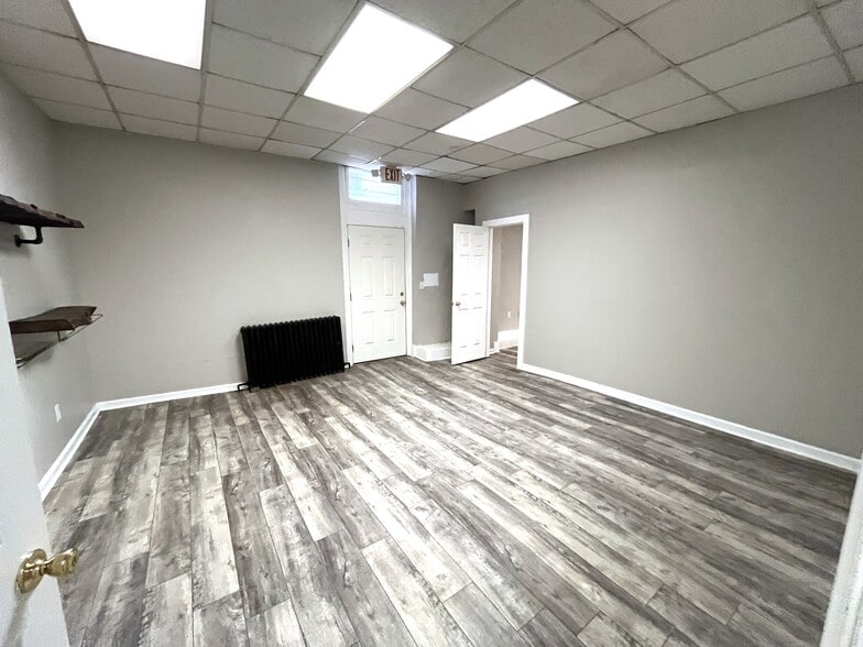 More Photos Of 33 King St, Shippensburg Storefront Retail Residential For Lease