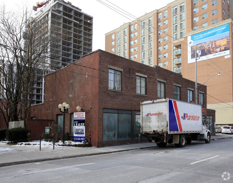 More Photos Of 381-387 Richmond St E, Toronto Office For Lease