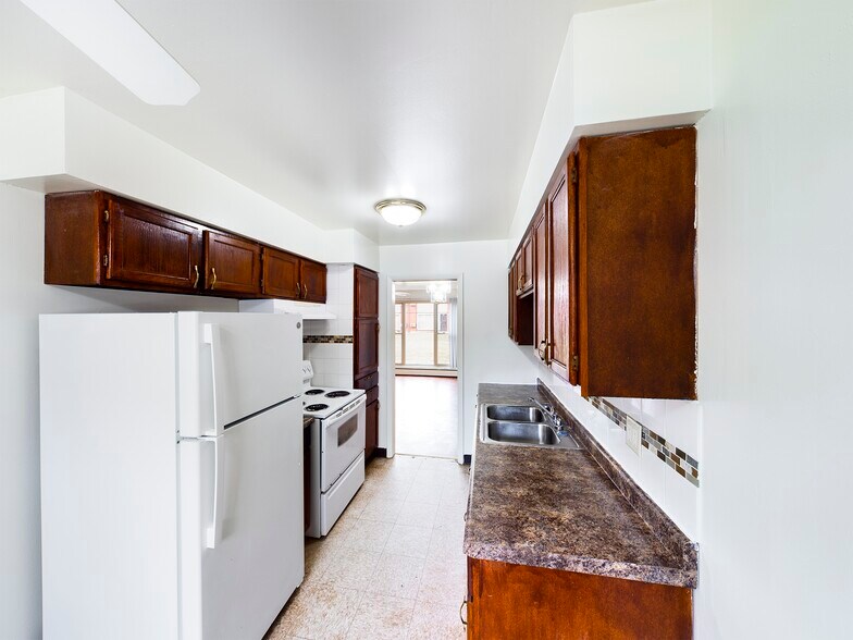 More Photos Of 1450 E 154th Pl, Dolton Apartments For Sale