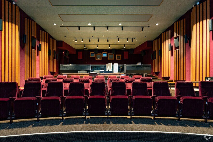 More Photos Of 640 S San Vicente Blvd, Los Angeles Medical For Lease