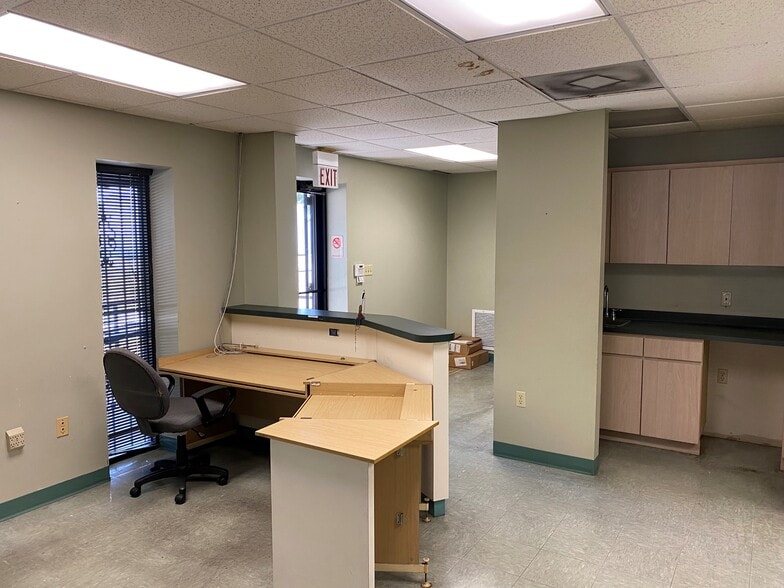 More Photos Of 5110 S Westshore Blvd, Tampa Warehouse For Lease