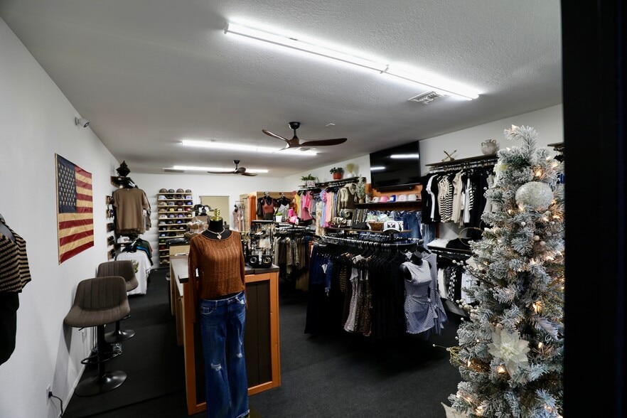 More Photos Of 2160 McCulloch Blvd N, Lake Havasu City General Retail For Sale