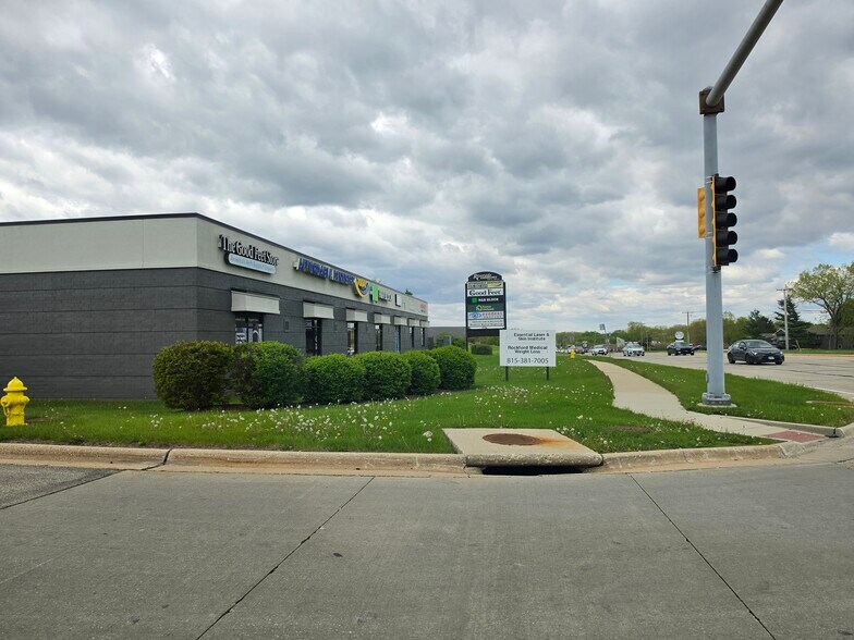 More Photos Of 5815 E Riverside Blvd, Rockford General Retail For Lease