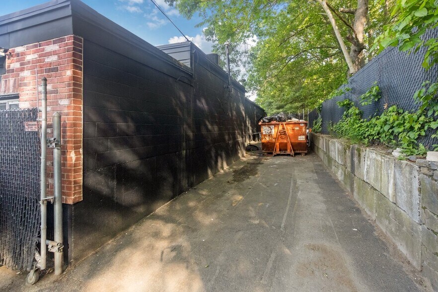 More Photos Of 106 River St, Dedham Auto Repair For Sale