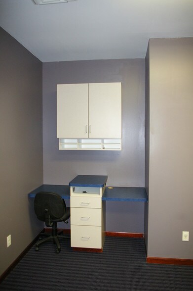 More Photos Of 4980 Benchmark Centre Dr, Belleville Medical For Lease