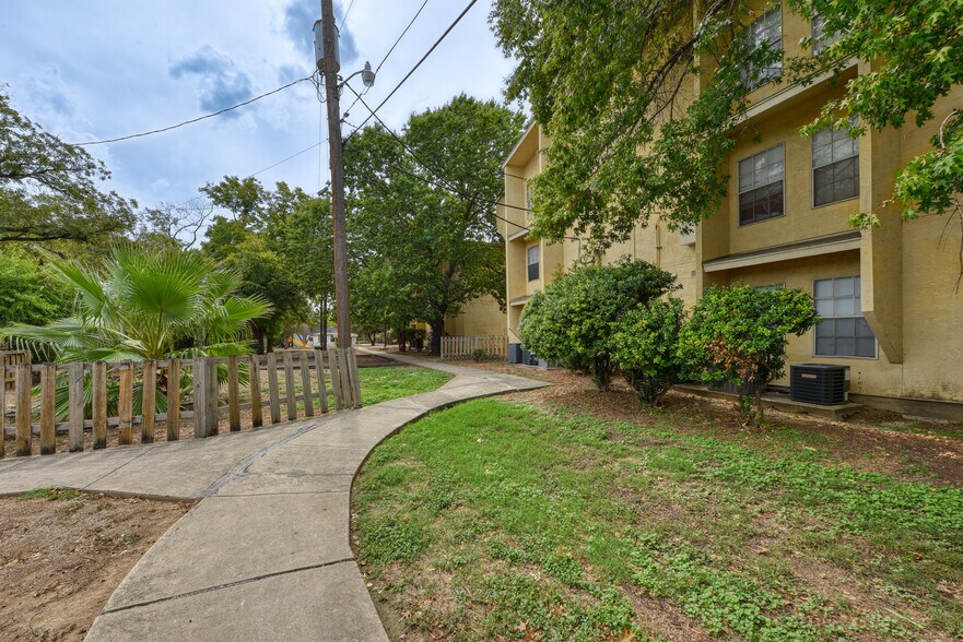 More Photos Of 737 W Mayfield Blvd, San Antonio Apartments For Sale