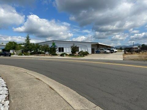 More Photos Of 5070 Mountain Lakes Blvd, Redding Warehouse For Sale