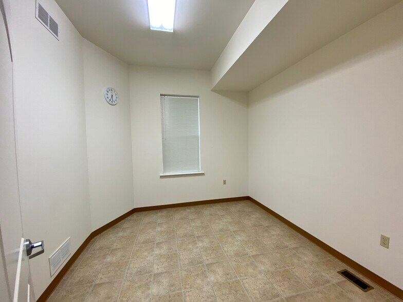 More Photos Of 292-296 W Ridge Pike, Royersford Office For Lease