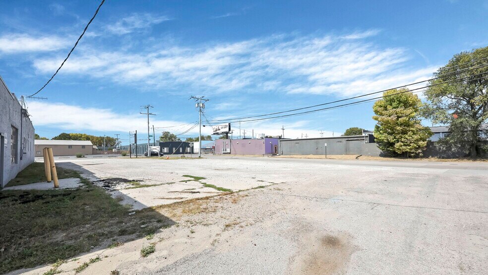 More Photos Of 2140 S High St, Columbus Storefront Retail Office For Lease