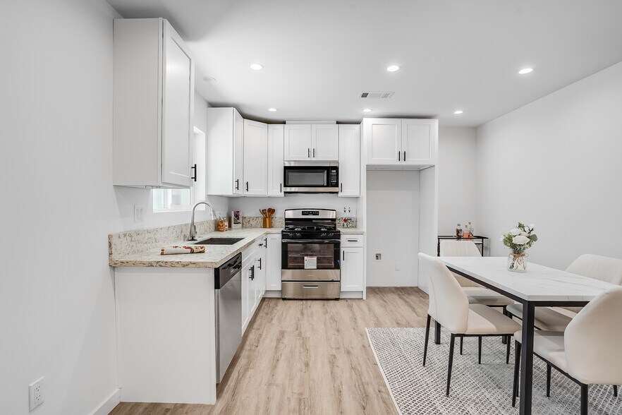 More Photos Of 7008 Encino Ave, Van Nuys Apartments For Sale