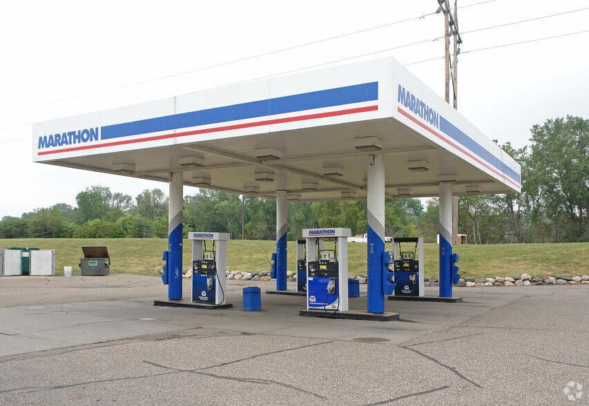 More Photos Of 2233 Energy Park Dr, Saint Paul General Retail For Lease