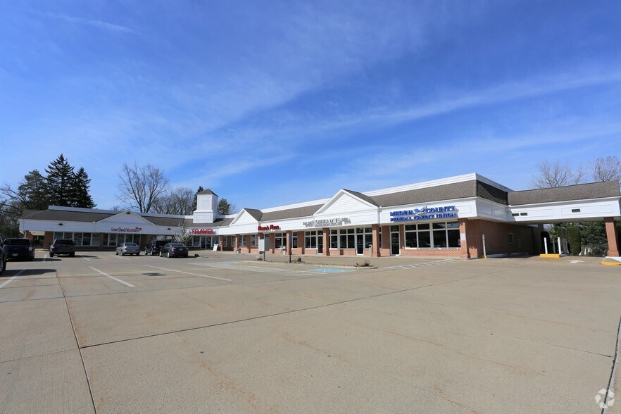 Primary Photo Of 1132-1152 Pearl Rd, Brunswick General Retail For Lease