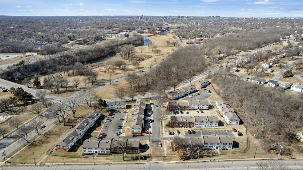 More Photos Of 3712 E 47th Ter, Kansas City Apartments For Sale