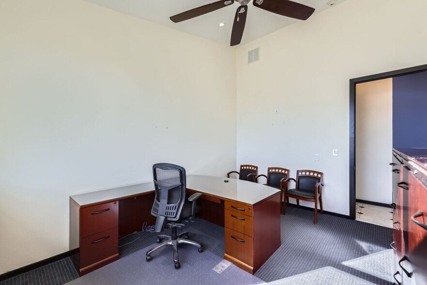 More Photos Of 11616 Shaffer Pl, Littleton Showroom For Sale