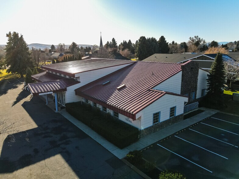 More Photos Of 504 N 40th Ave, Yakima Medical For Sale