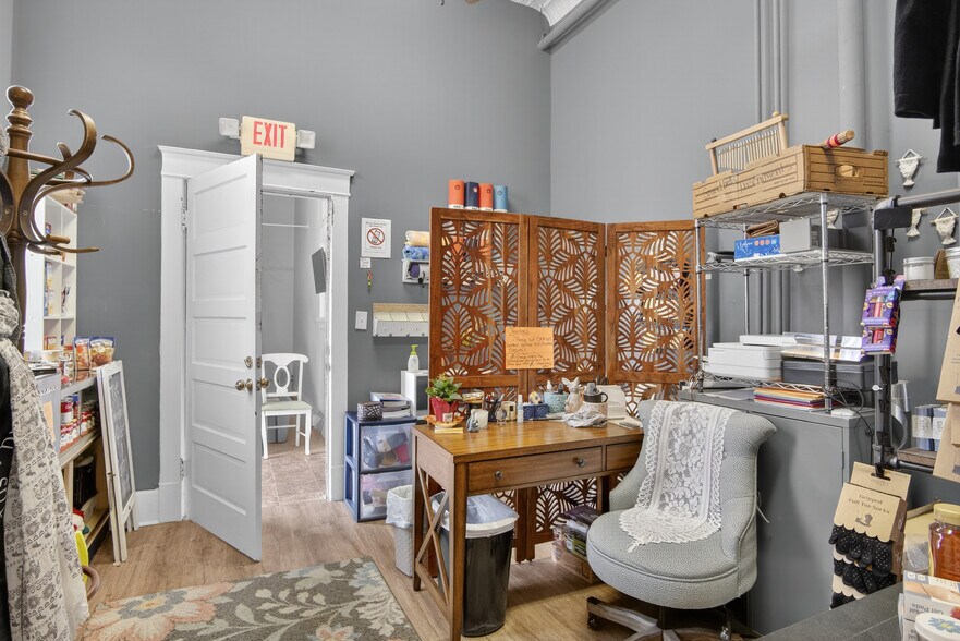 More Photos Of 104-110 S Hill Ave, South Hill Office Residential For Sale