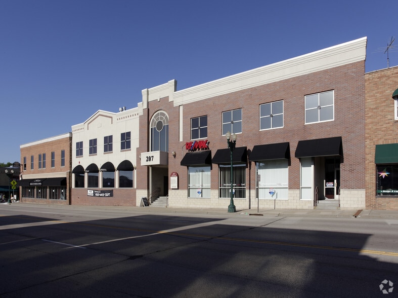 More Photos Of 207 N Chestnut St, Chaska Office For Lease