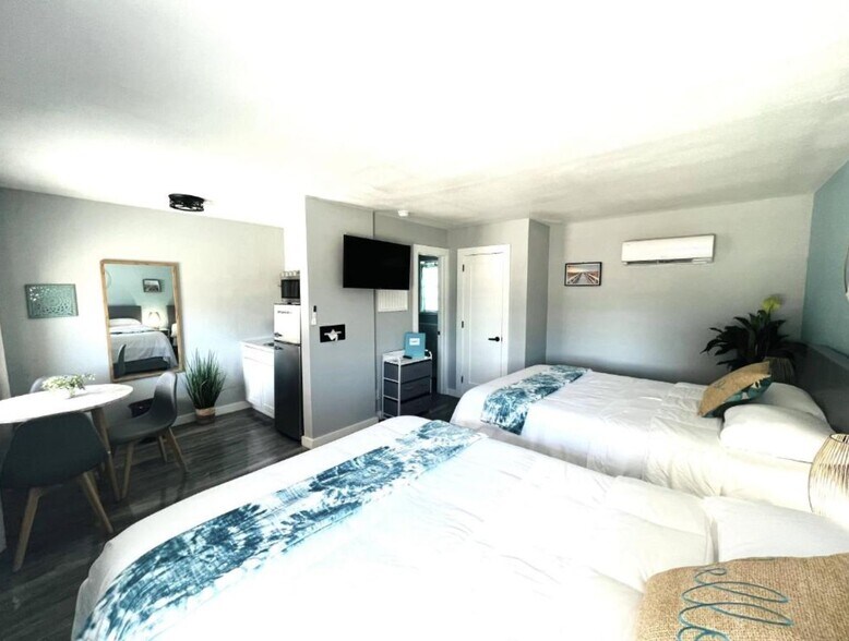 More Photos Of 1915 N Atlantic Ave, Daytona Beach Hotel For Sale