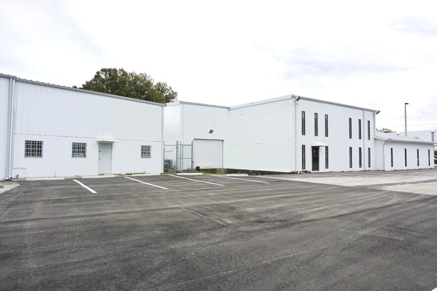 More Photos Of 1030 S 86th St, Tampa Manufacturing For Lease