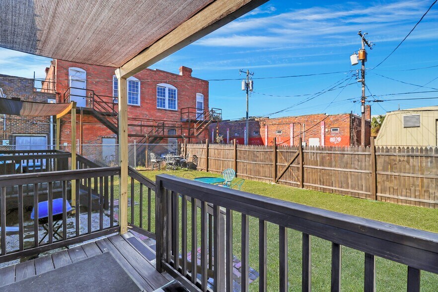 More Photos Of 8 E 41st St, Savannah Storefront Retail Residential For Sale