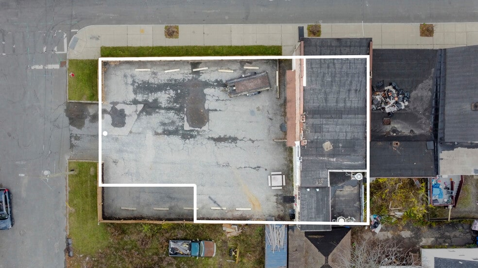 More Photos Of 1118 Broadway, Albany Bar For Sale