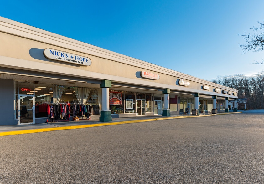 More Photos Of 5716 Berkshire Valley Rd, Oak Ridge General Retail For Lease