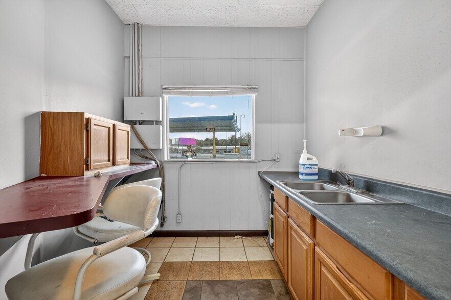 More Photos Of 1526 US Highway 441, Leesburg Auto Dealership For Sale