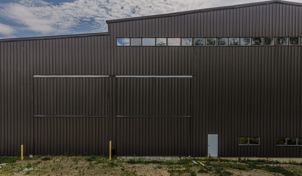 More Photos Of 5205 Cleveland Massillon Rd, Norton Manufacturing For Lease