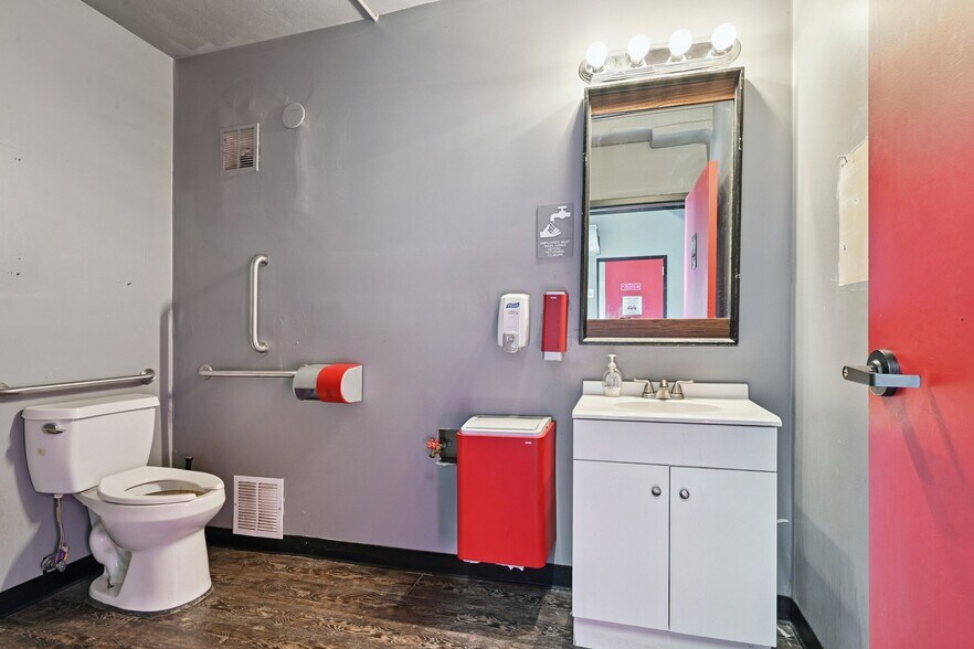 More Photos Of 3100 Blake St, Denver Storefront For Sale