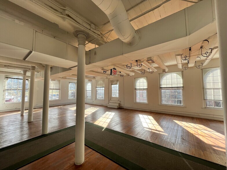 More Photos Of 514 Fulton St, Troy Loft Creative Space For Lease