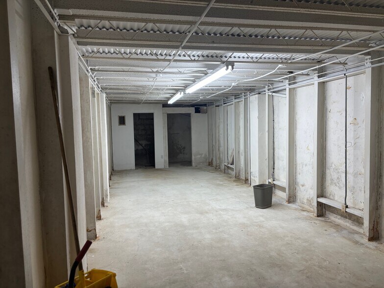 More Photos Of 2324 Texas Blvd, Texarkana General Retail For Sale
