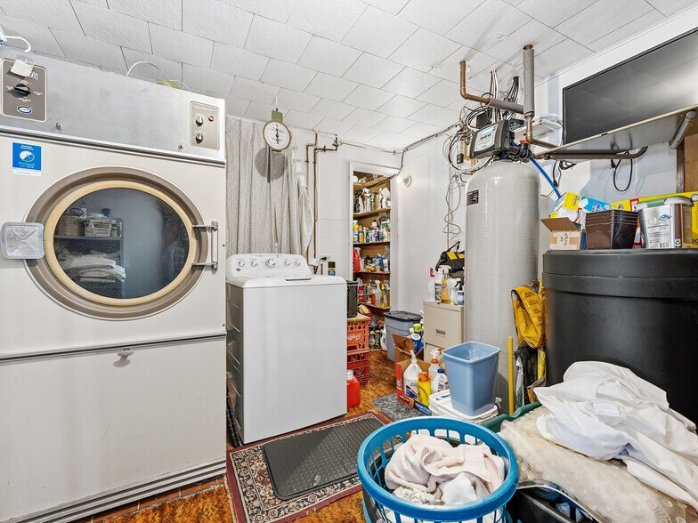 More Photos Of 1024 S I 75 Business Loop, Grayling Hotel For Sale