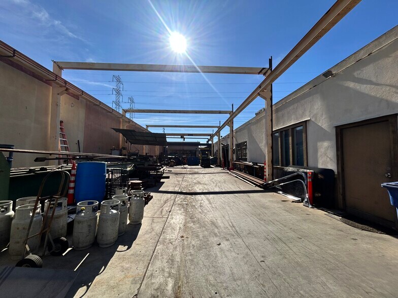More Photos Of 9128 Rose St, Bellflower Manufacturing For Lease