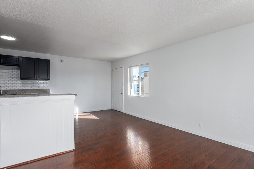 More Photos Of 730 Center St, Henderson Apartments For Sale