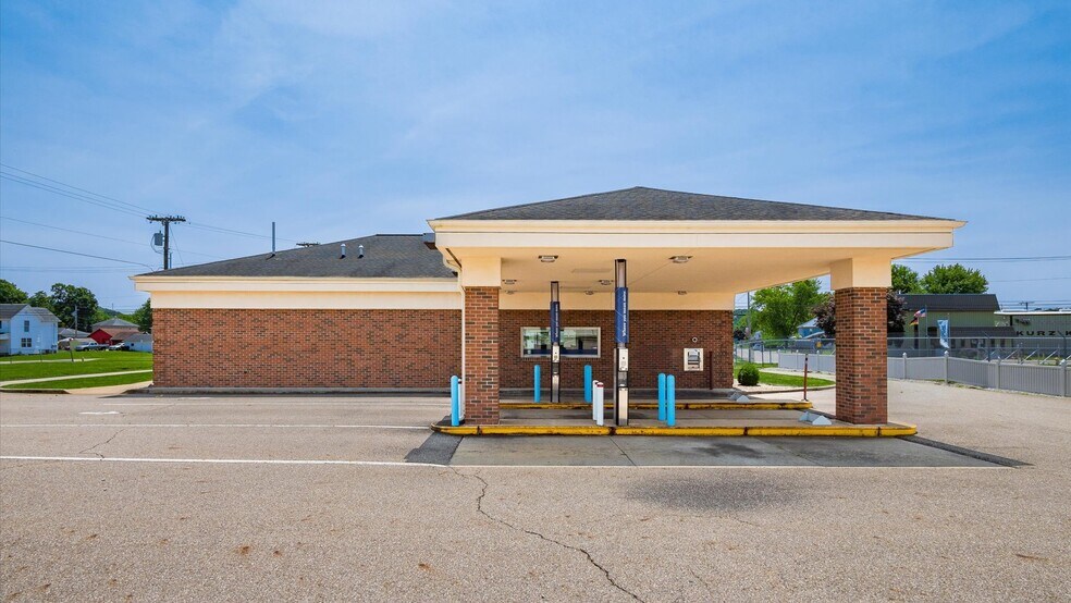 More Photos Of 220 E State St, Newcomerstown Bank For Sale