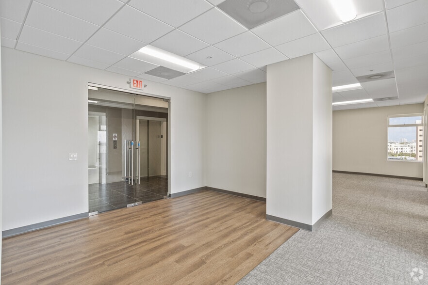 More Photos Of 319 Clematis St, West Palm Beach Office For Lease