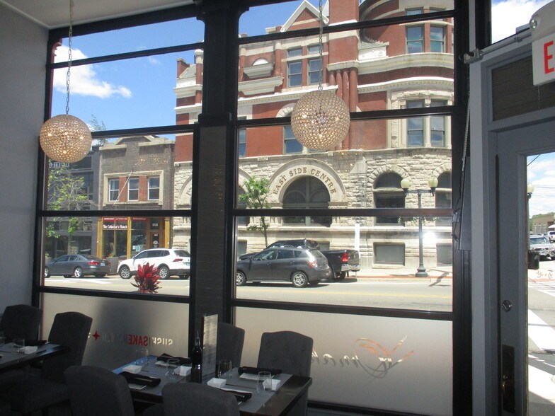 More Photos Of 221-223 E State St, Rockford Storefront Retail Residential For Lease