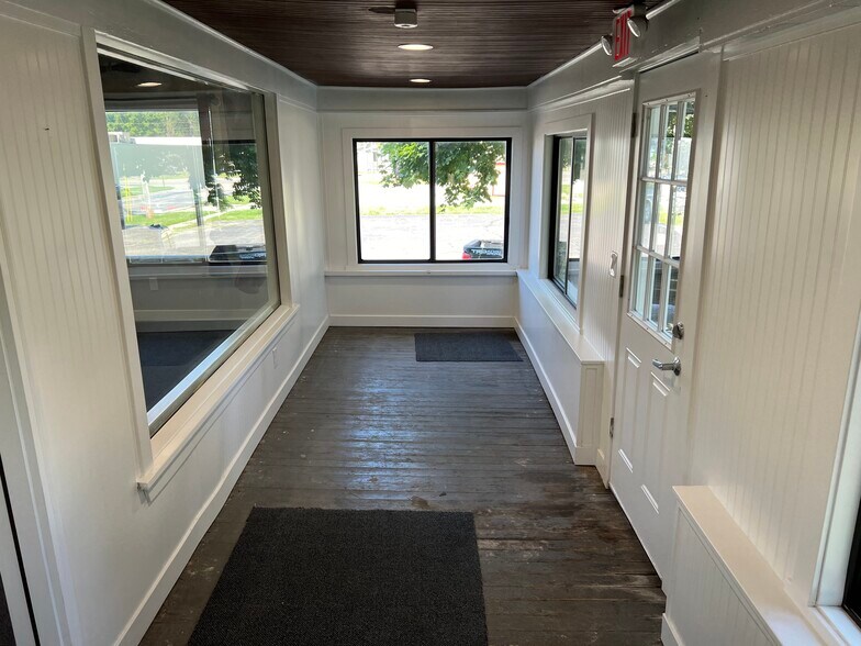 More Photos Of 24 Wilbur St SE, Grand Rapids Loft Creative Space For Lease