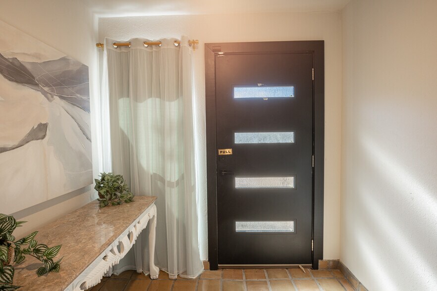 More Photos Of 1001 NW 15th Ave, Ardmore Medical For Sale