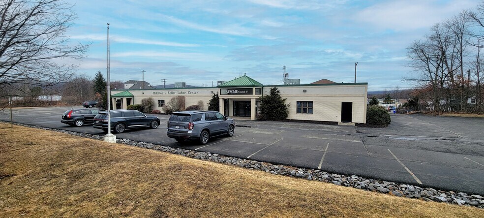 More Photos Of 32 Line St, Dunmore Office For Sale